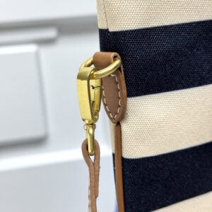 【AT10540】ミュウミュウ クラシックストライプシリーズ トートバッグ | Miu Miu