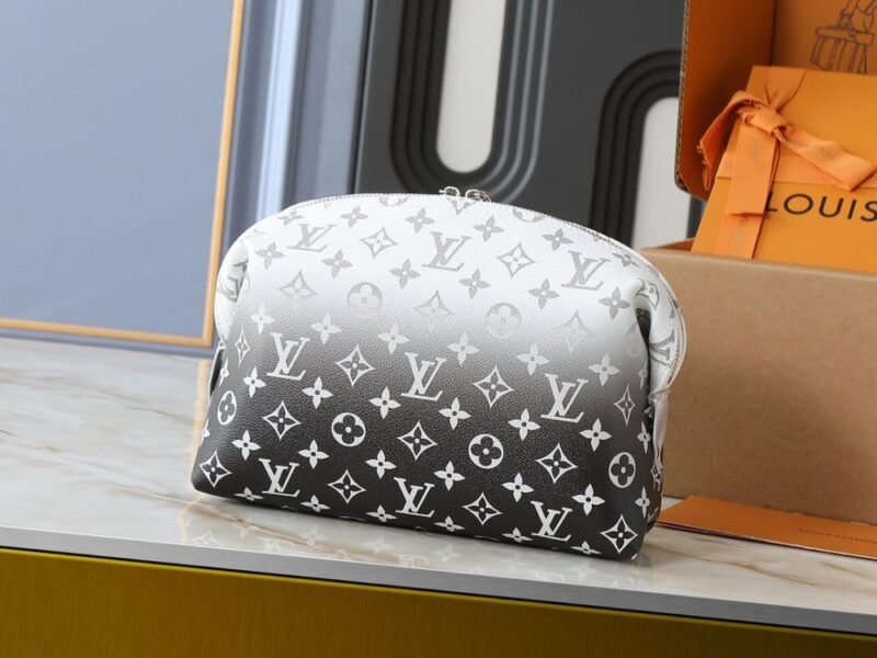 【AT10543】ルイ・ヴィトンのグラデーション化粧ポーチ：豪華な旅行芸術 | Louis Vuitton Malletier