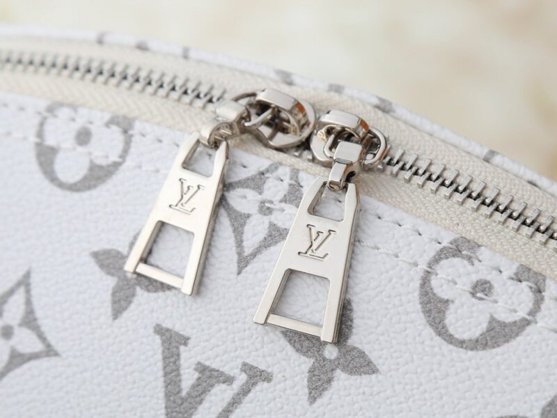【AT10543】ルイ・ヴィトンのグラデーション化粧ポーチ：豪華な旅行芸術 | Louis Vuitton Malletier