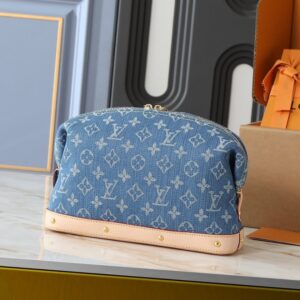 【AT10546】ルイ・ヴィトンデニムメイクポーチ：贅沢なMonogramフラワープリント生地 | Louis Vuitton Malletier