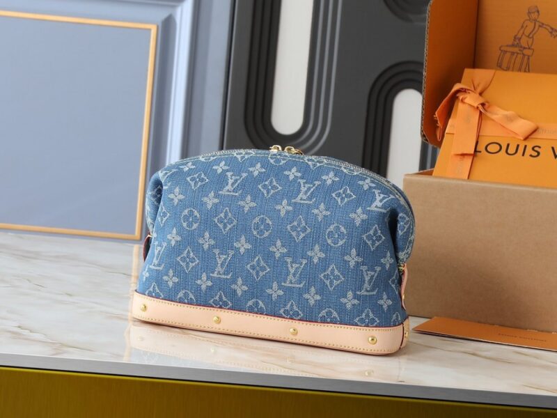 【AT10546】ルイ・ヴィトンデニムメイクポーチ：贅沢なMonogramフラワープリント生地 | Louis Vuitton Malletier