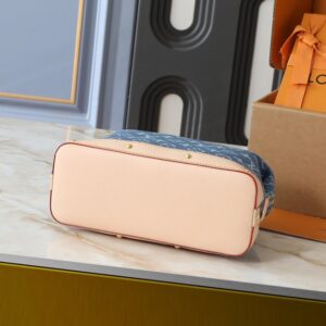 【AT10546】ルイ・ヴィトンデニムメイクポーチ：贅沢なMonogramフラワープリント生地 | Louis Vuitton Malletier