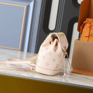 【AT10547】ルイ・ヴィトンNano Noéモノグラムバケツバッグ ピンク革ゴールドチェーン エレガントなミニサイズ | LV