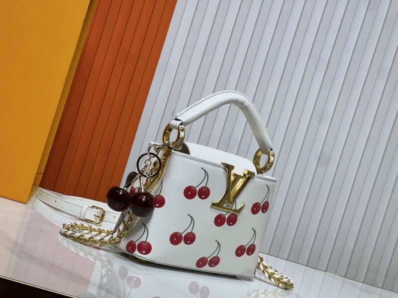 【AT10549】ルイ・ヴィトン チェリープリントのキャプシン ミニハンドバッグ | LV