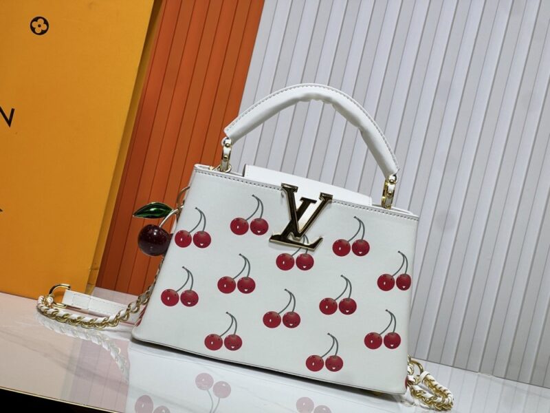 【AT10550】ルイ・ヴィトン チェリープリント ミニキャプシーヌハンドバッグのファッションアート | LV