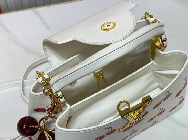 【AT10550】ルイ・ヴィトン チェリープリント ミニキャプシーヌハンドバッグのファッションアート | LV