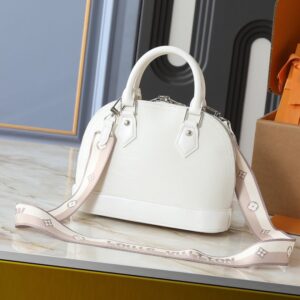 【AT10552】ルイ・ヴィトンエピレザーアルマBBバッグ - 都会の女性に贅沢な選択肢 | Louis Vuitton