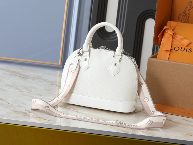 【AT10552】ルイ・ヴィトンエピレザーアルマBBバッグ - 都会の女性に贅沢な選択肢 | Louis Vuitton