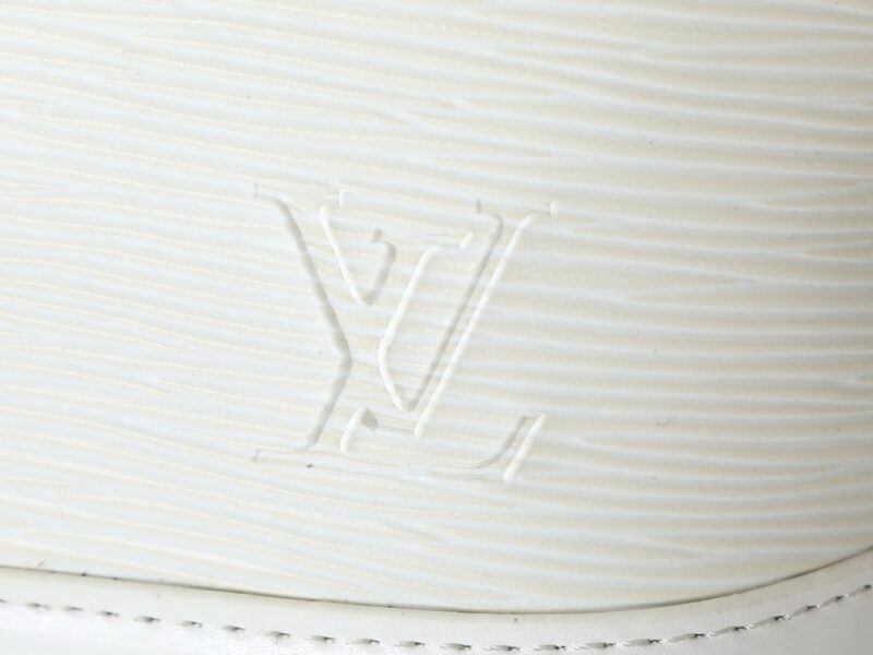 【AT10552】ルイ・ヴィトンエピレザーアルマBBバッグ - 都会の女性に贅沢な選択肢 | Louis Vuitton