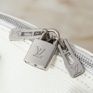 【AT10552】ルイ・ヴィトンエピレザーアルマBBバッグ - 都会の女性に贅沢な選択肢 | Louis Vuitton