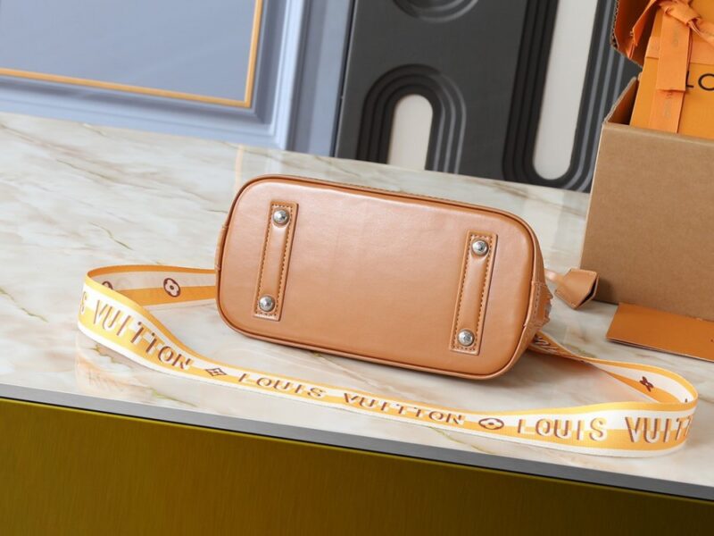【AT10553】ルイヴィトンのエピレザーアルマBBバッグ - 高級エレガントなファッションアイテム | LV