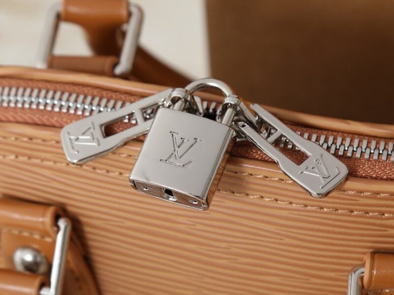 【AT10553】ルイヴィトンのエピレザーアルマBBバッグ - 高級エレガントなファッションアイテム | LV