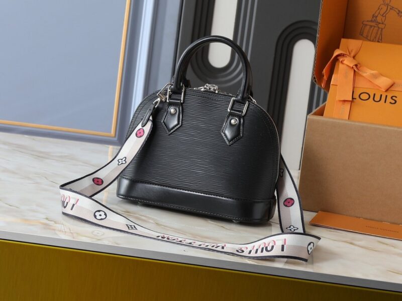 【AT10554】ルイ・ヴィトン Alma BBハンドバッグ：上質なEpiレザーでエレガントな都会スタイルを演出（LV Alma BB Handbag） | Louis Vuitton Paris