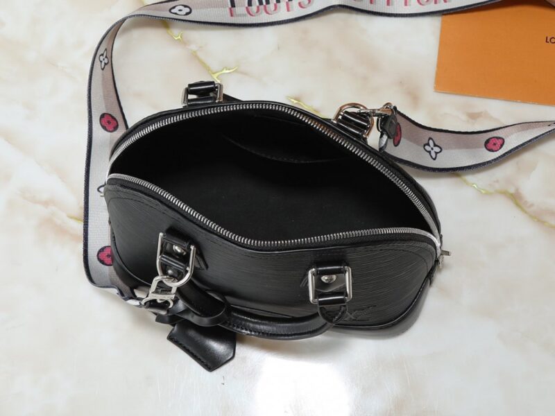 【AT10554】ルイ・ヴィトン Alma BBハンドバッグ：上質なEpiレザーでエレガントな都会スタイルを演出（LV Alma BB Handbag） | Louis Vuitton Paris