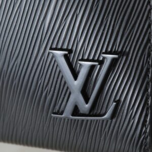【AT10556】ルイ・ヴィトンのクルニー ミニハンドバッグ：クラシックなエピレザーと洗練されたエレガンス | Louis Vuitton Paris
