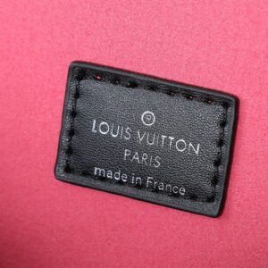 【AT10556】ルイ・ヴィトンのクルニー ミニハンドバッグ：クラシックなエピレザーと洗練されたエレガンス | Louis Vuitton Paris