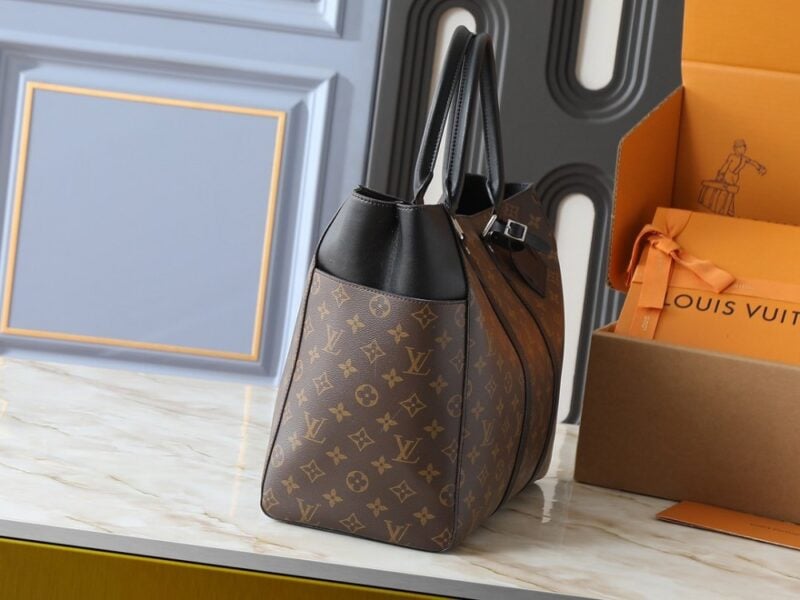 【AT10558】ルイ・ヴィトンのSac Plat 24H ハンドバッグ - 優雅な旅行と品位を示す | Louis Vuitton Paris