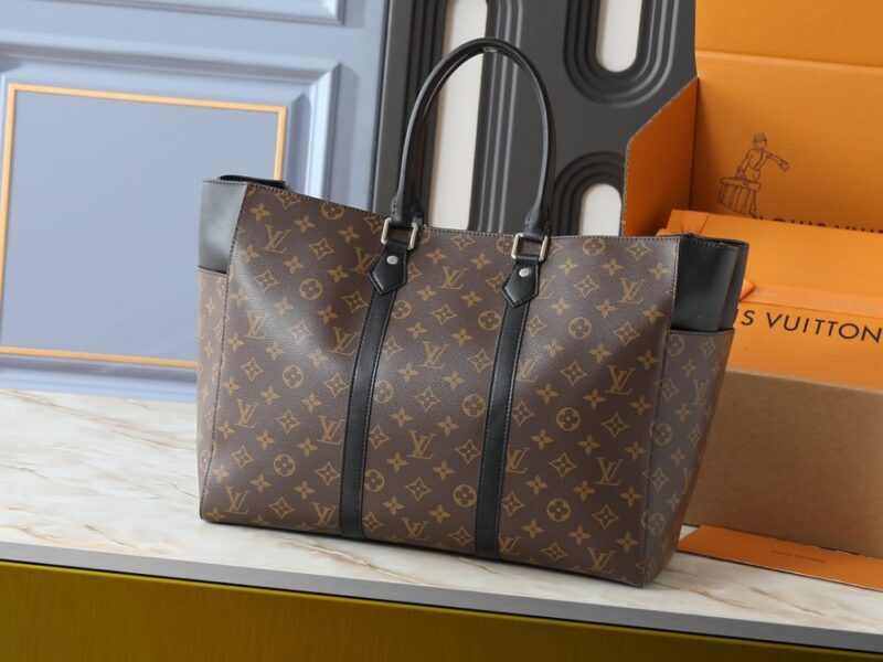 【AT10558】ルイ・ヴィトンのSac Plat 24H ハンドバッグ - 優雅な旅行と品位を示す | Louis Vuitton Paris