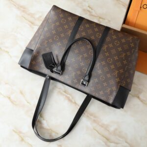 【AT10558】ルイ・ヴィトンのSac Plat 24H ハンドバッグ - 優雅な旅行と品位を示す | Louis Vuitton Paris