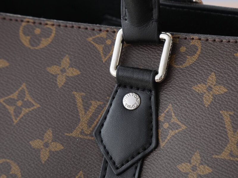 【AT10558】ルイ・ヴィトンのSac Plat 24H ハンドバッグ - 優雅な旅行と品位を示す | Louis Vuitton Paris