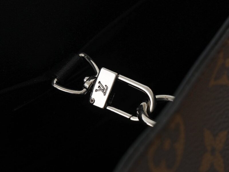 【AT10558】ルイ・ヴィトンのSac Plat 24H ハンドバッグ - 優雅な旅行と品位を示す | Louis Vuitton Paris
