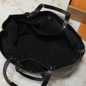 【AT10558】ルイ・ヴィトンのSac Plat 24H ハンドバッグ - 優雅な旅行と品位を示す | Louis Vuitton Paris