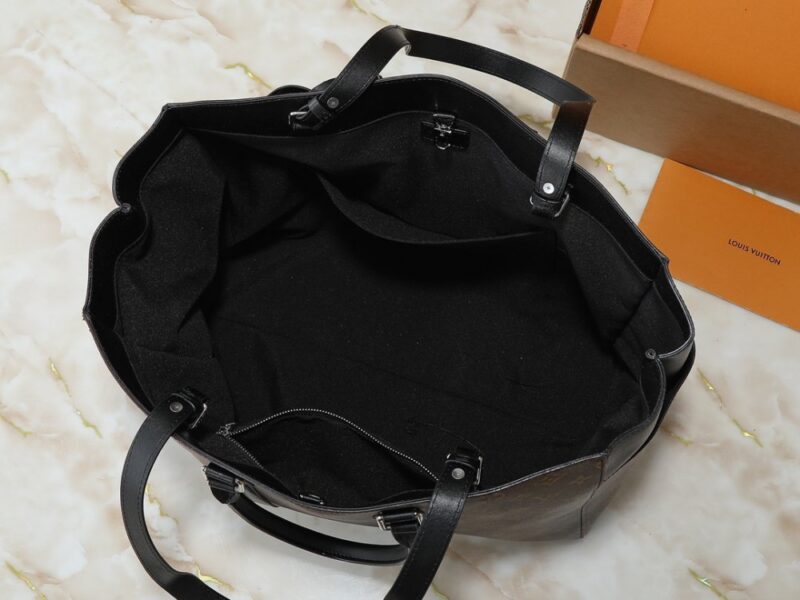 【AT10558】ルイ・ヴィトンのSac Plat 24H ハンドバッグ - 優雅な旅行と品位を示す | Louis Vuitton Paris
