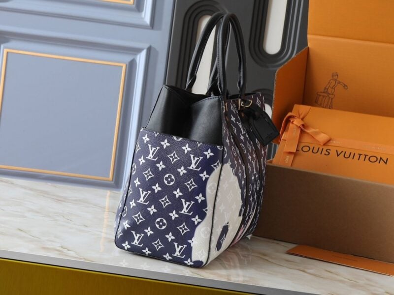 【AT10561】ルイ・ヴィトンのモノグラム柄ブルーハンドバッグ、芸術的なラグジュアリースタイル | Louis Vuitton