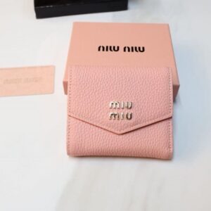 【AT10562】ミュウミュウの豪華なレザーウォレット - 上品なデザインと質感、複数カラー選択可能 | Miu Miu