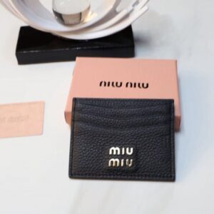 【AT10563】Miu Miu（ミュウミュウ）牛革カードケース - エレガントな贅沢と上質な手触りの融合 | Miu Miu
