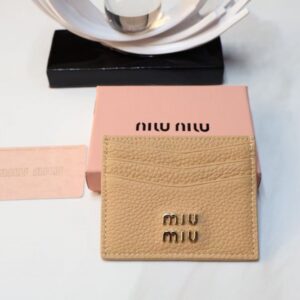 【AT10563】Miu Miu（ミュウミュウ）牛革カードケース - エレガントな贅沢と上質な手触りの融合 | Miu Miu