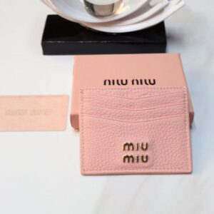 【AT10563】Miu Miu（ミュウミュウ）牛革カードケース - エレガントな贅沢と上質な手触りの融合 | Miu Miu