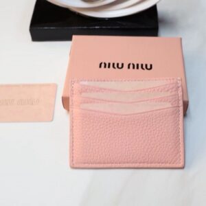【AT10563】Miu Miu（ミュウミュウ）牛革カードケース - エレガントな贅沢と上質な手触りの融合 | Miu Miu