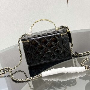 【AT10578】Chanelチェーン付き黒いダイヤ柄ボックスバッグ - ロマンチックでエレガントなファッションアイテム | Chanel