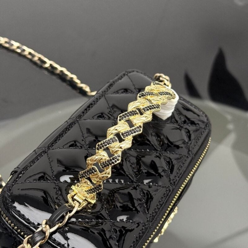 【AT10578】Chanelチェーン付き黒いダイヤ柄ボックスバッグ - ロマンチックでエレガントなファッションアイテム | Chanel