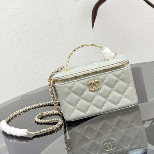 【AT10579】シャネルクラシックなダイヤ柄ハンドバッグ | Chanel