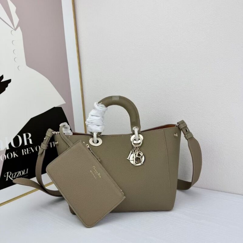 【AT10581】Dior（ディオール）Toujoursシリーズハンドバッグ - 女性の気品を演出するエレガントなファッションアート | Christian Dior