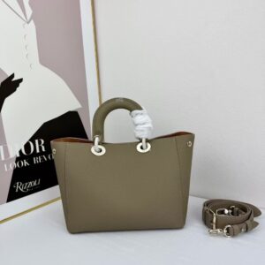 【AT10581】Dior（ディオール）Toujoursシリーズハンドバッグ - 女性の気品を演出するエレガントなファッションアート | Christian Dior