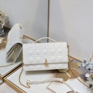 【AT10584】Diorディオール パールチェーンバッグ - 優雅なファッションアクセサリー | Christian Dior