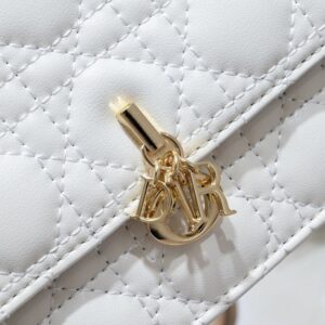 【AT10584】Diorディオール パールチェーンバッグ - 優雅なファッションアクセサリー | Christian Dior