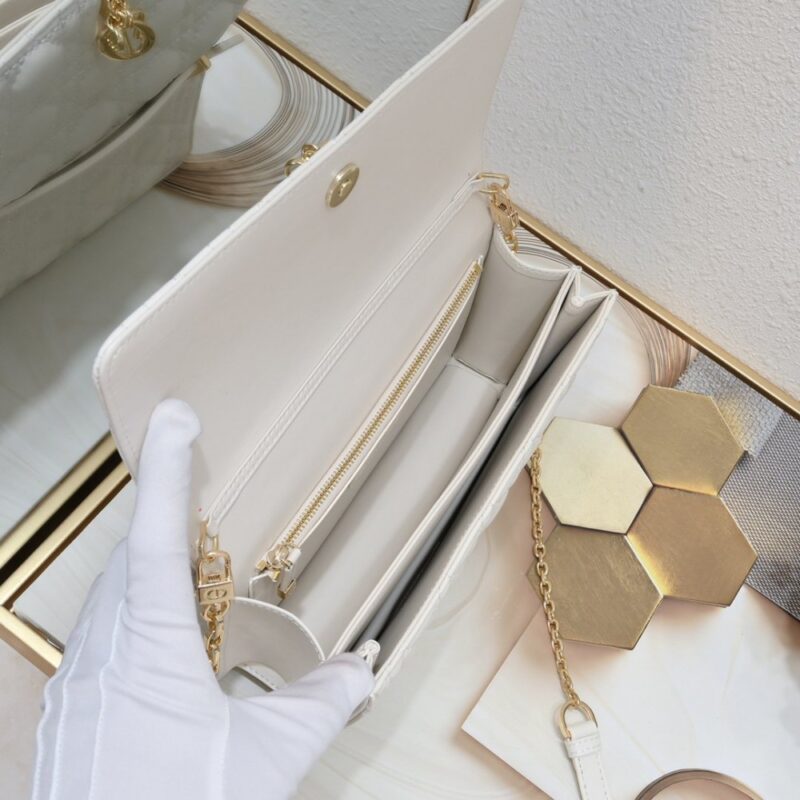 【AT10584】Diorディオール パールチェーンバッグ - 優雅なファッションアクセサリー | Christian Dior