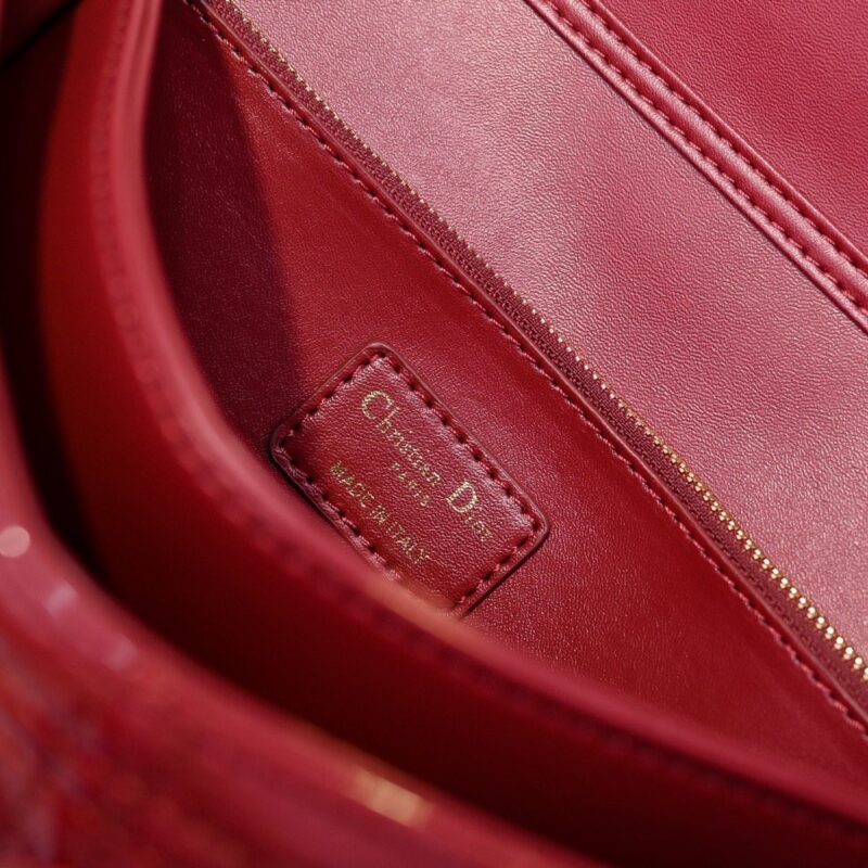 【AT10585】Dior/ディオール キャンバスチェーンバッグ：エレガントで都会の品位を示す女性のための贅沢な選択 | Christian Dior