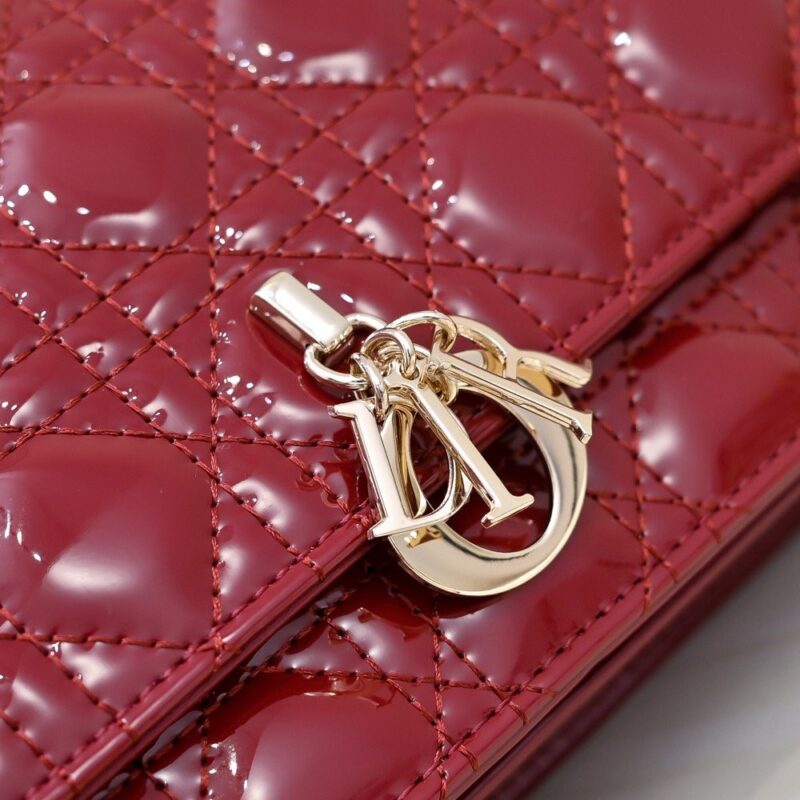 【AT10585】Dior/ディオール キャンバスチェーンバッグ：エレガントで都会の品位を示す女性のための贅沢な選択 | Christian Dior