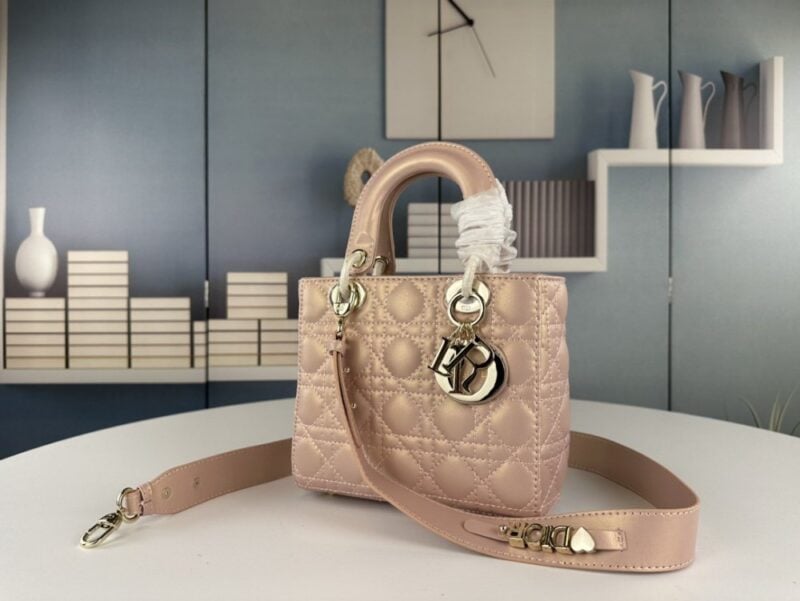 【AT10586】エレガントな女性のためのDior Ladyシリーズ ピンクレザーハンドバッグ | Christian Dior