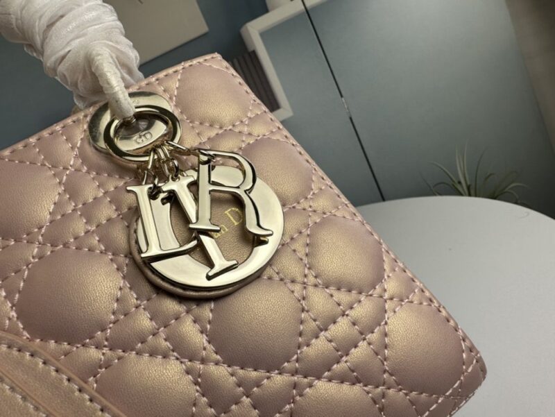 【AT10586】エレガントな女性のためのDior Ladyシリーズ ピンクレザーハンドバッグ | Christian Dior