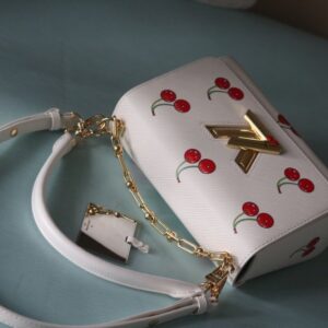 【AT10587】ルイ・ヴィトンTwistシリーズチェリープリントハンドバッグ | Louis Vuitton