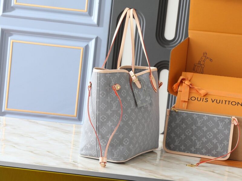 【AT10590】ルイ・ヴィトン Neverfull クラシックなモノグラムキャンバストートバッグ | LV