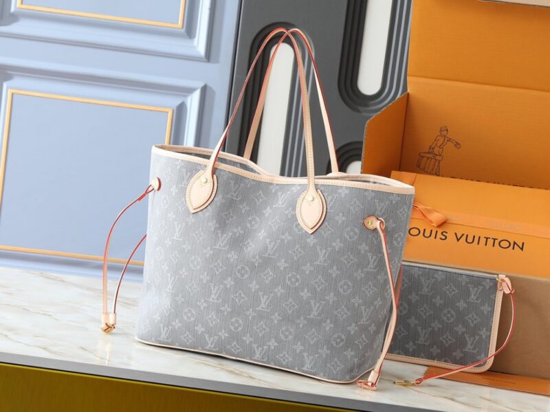 【AT10590】ルイ・ヴィトン Neverfull クラシックなモノグラムキャンバストートバッグ | LV