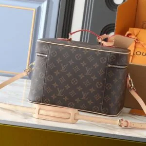 【AT10592】ルイ・ヴィトン モノグラム化粧ポーチ - エレガントで実用的な旅行用美容バッグ | Louis Vuitton
