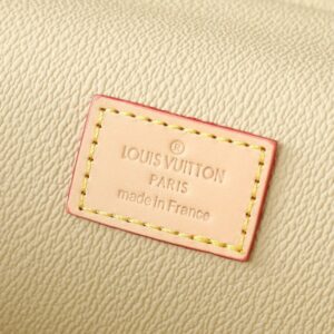 【AT10592】ルイ・ヴィトン モノグラム化粧ポーチ - エレガントで実用的な旅行用美容バッグ | Louis Vuitton